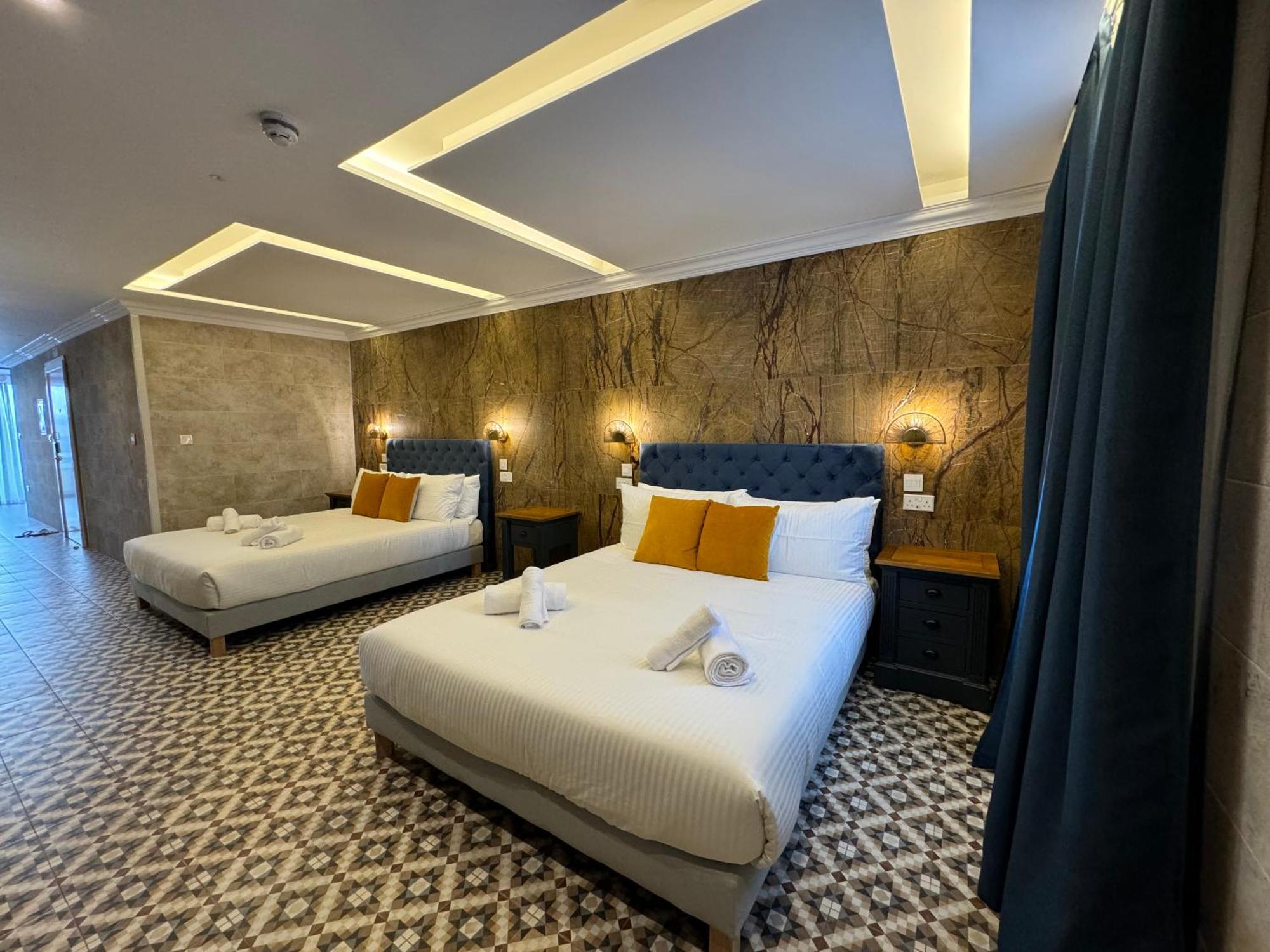 Balcony Hotel Saint Julian's Ngoại thất bức ảnh