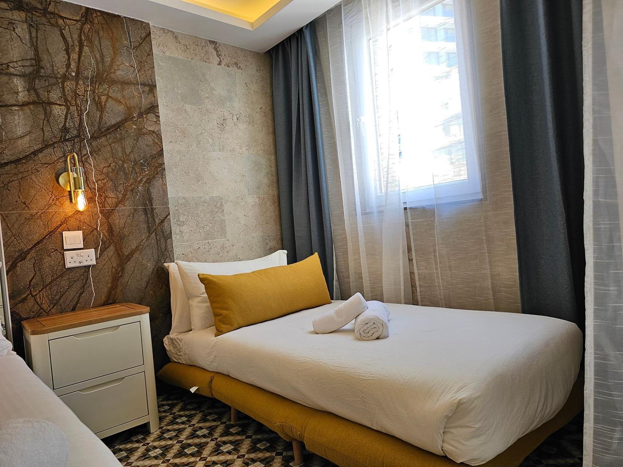 Balcony Hotel Saint Julian's Ngoại thất bức ảnh