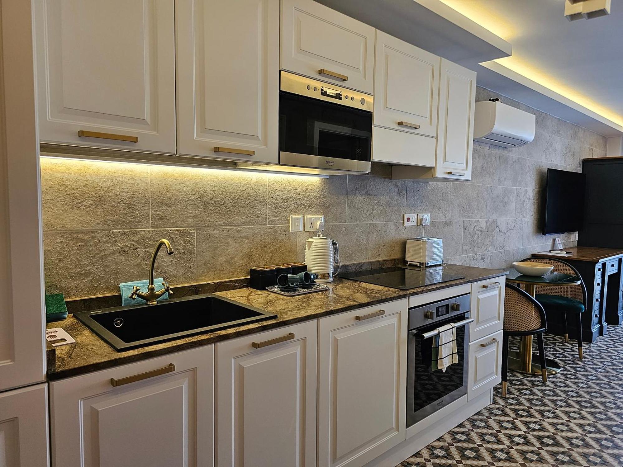 Balcony Hotel Saint Julian's Ngoại thất bức ảnh