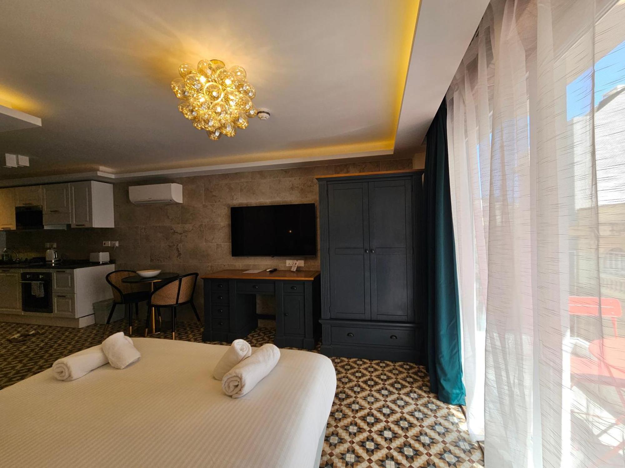 Balcony Hotel Saint Julian's Ngoại thất bức ảnh
