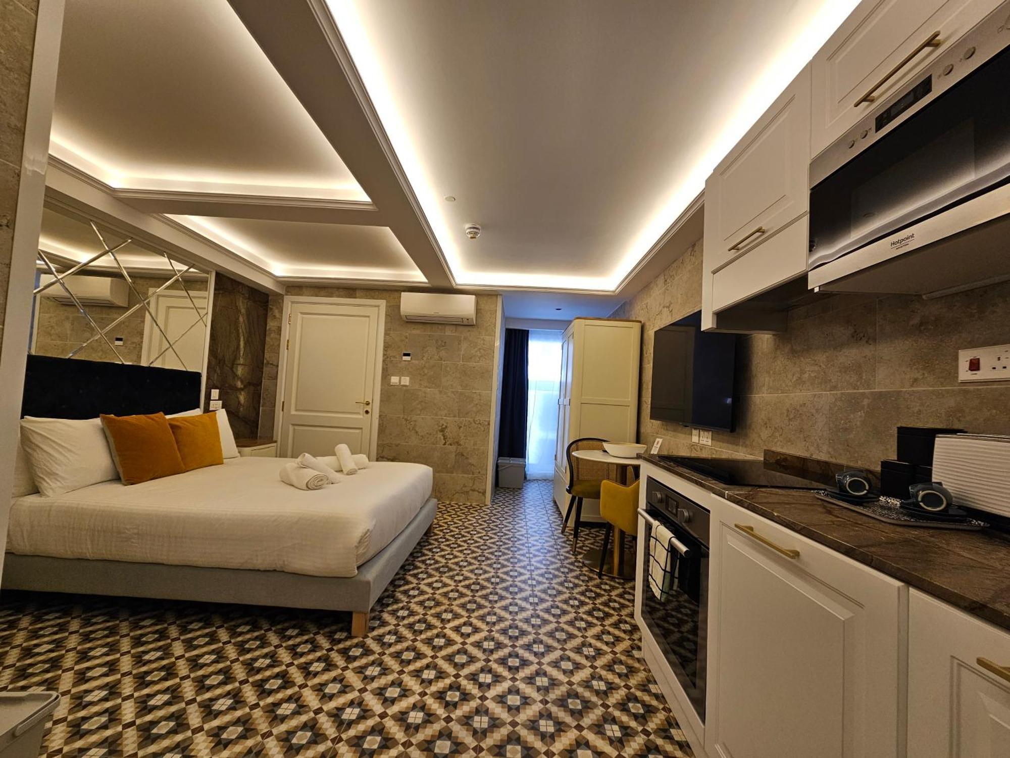 Balcony Hotel Saint Julian's Ngoại thất bức ảnh