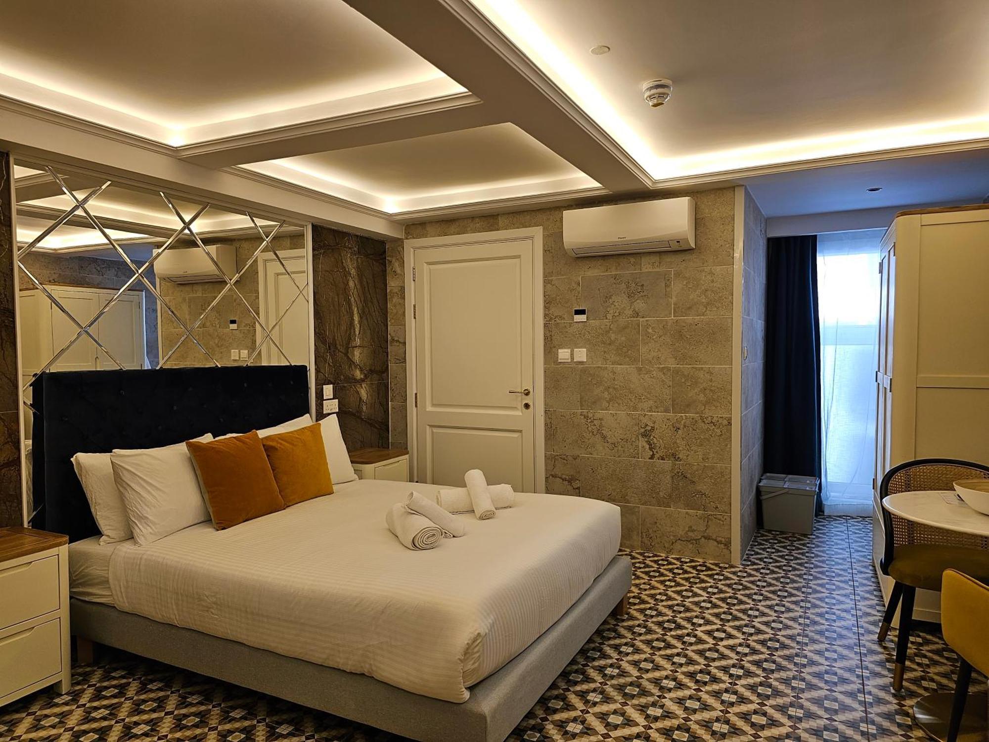 Balcony Hotel Saint Julian's Ngoại thất bức ảnh