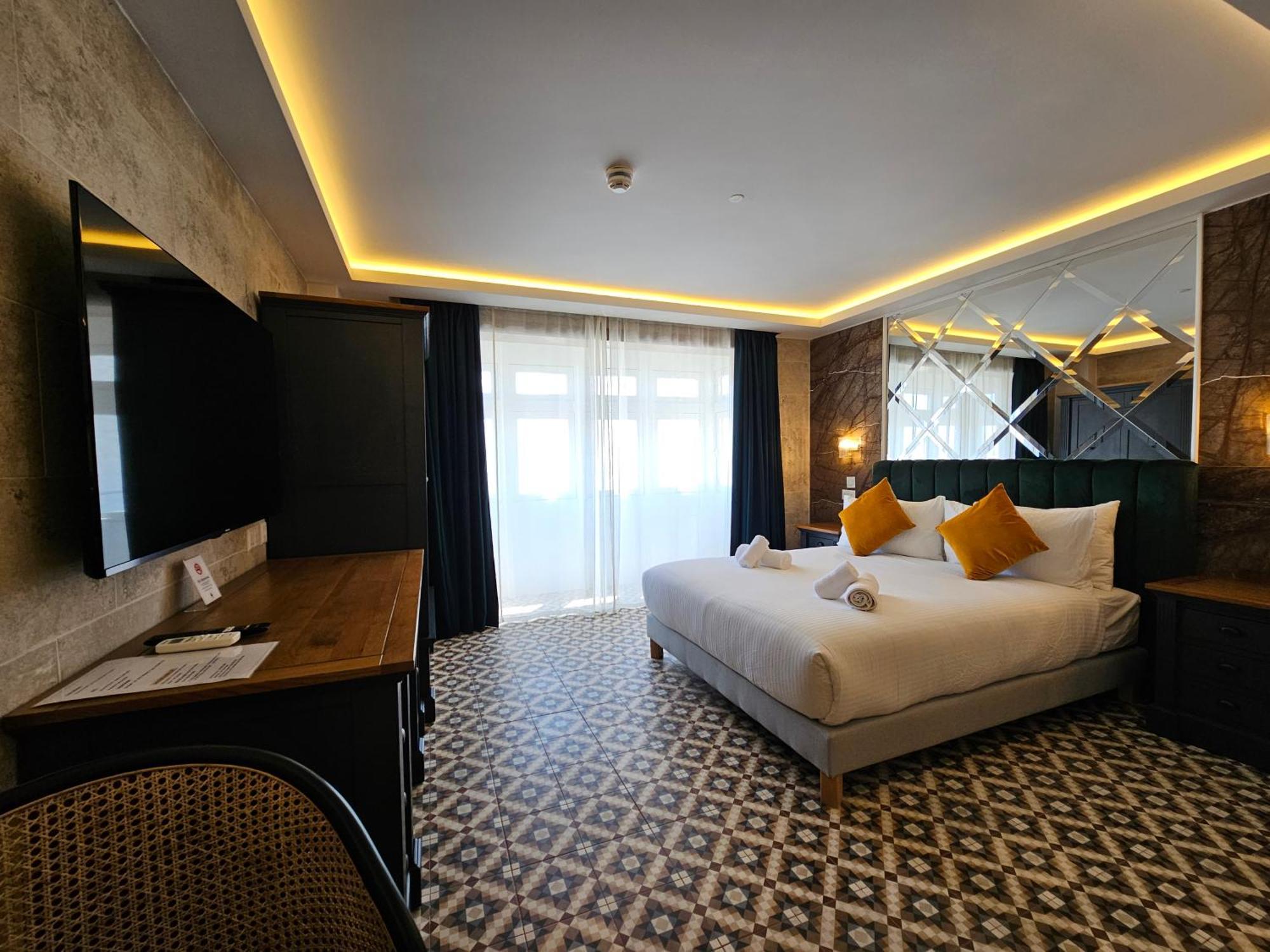 Balcony Hotel Saint Julian's Ngoại thất bức ảnh