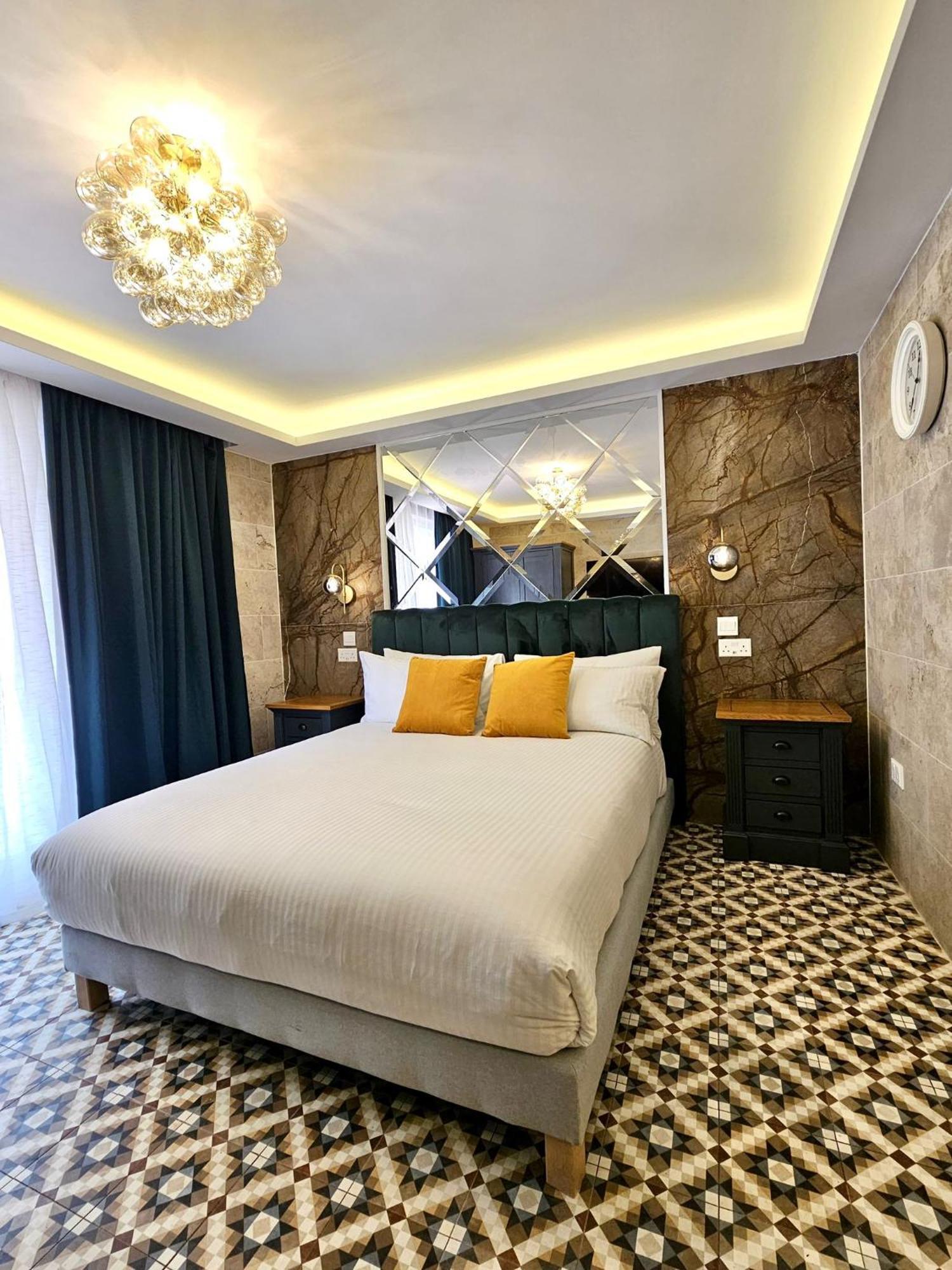 Balcony Hotel Saint Julian's Ngoại thất bức ảnh