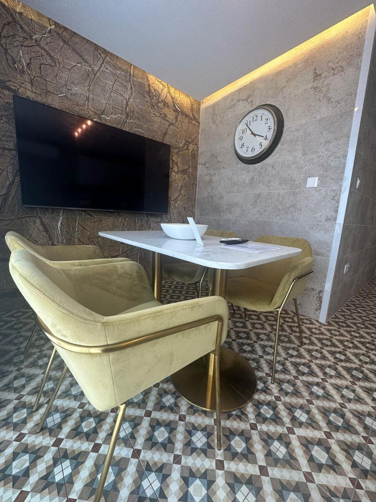 Balcony Hotel Saint Julian's Ngoại thất bức ảnh